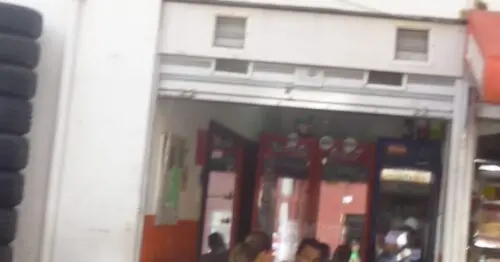 CAFETERIA LA PETITE CAFETERIA LA PETITE